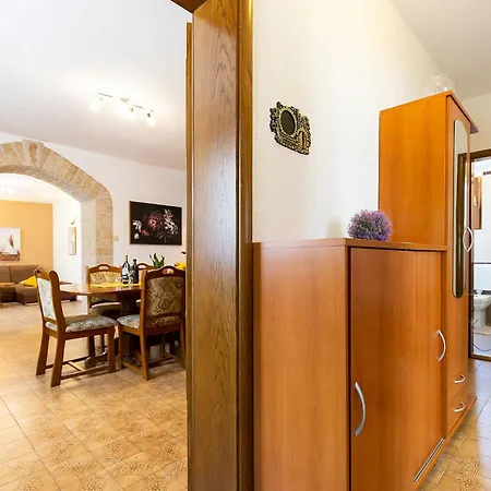 شقة Beautiful Fratta With Garden In Tar Frata