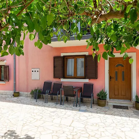 شقة Beautiful Fratta With Garden In Tar
